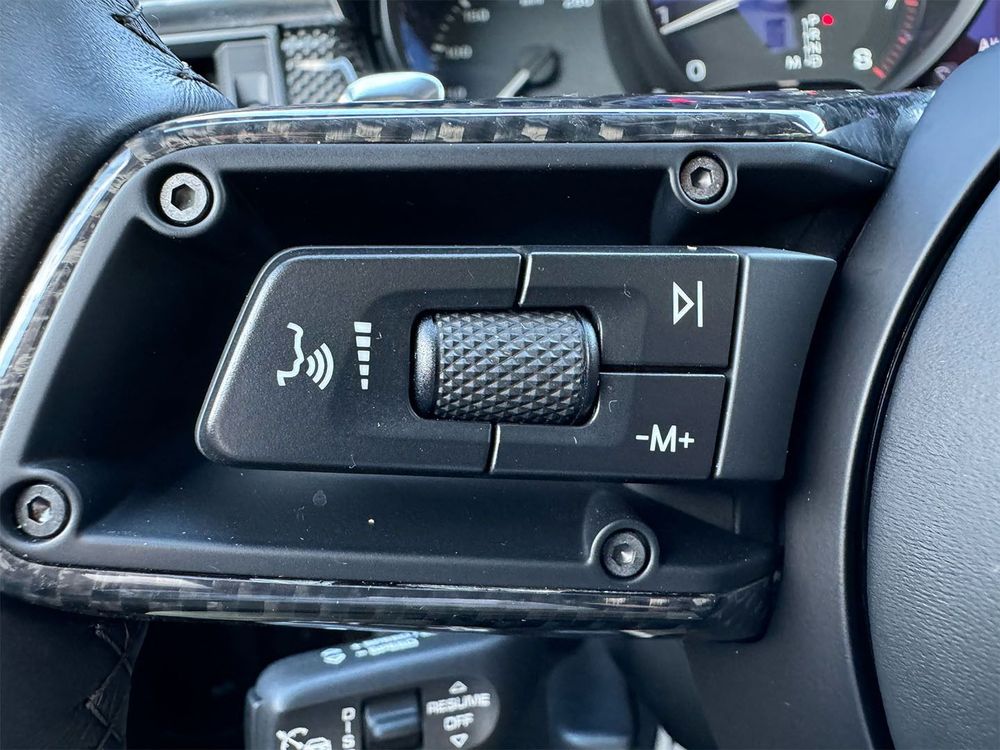 Miniatura Macan GTS 18
