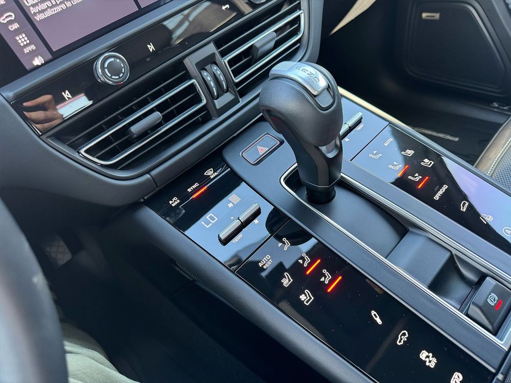 Miniatura Macan GTS 21